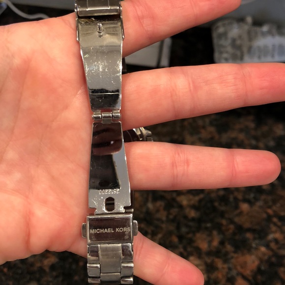 Michael Kors watch - Picture 4 of 4